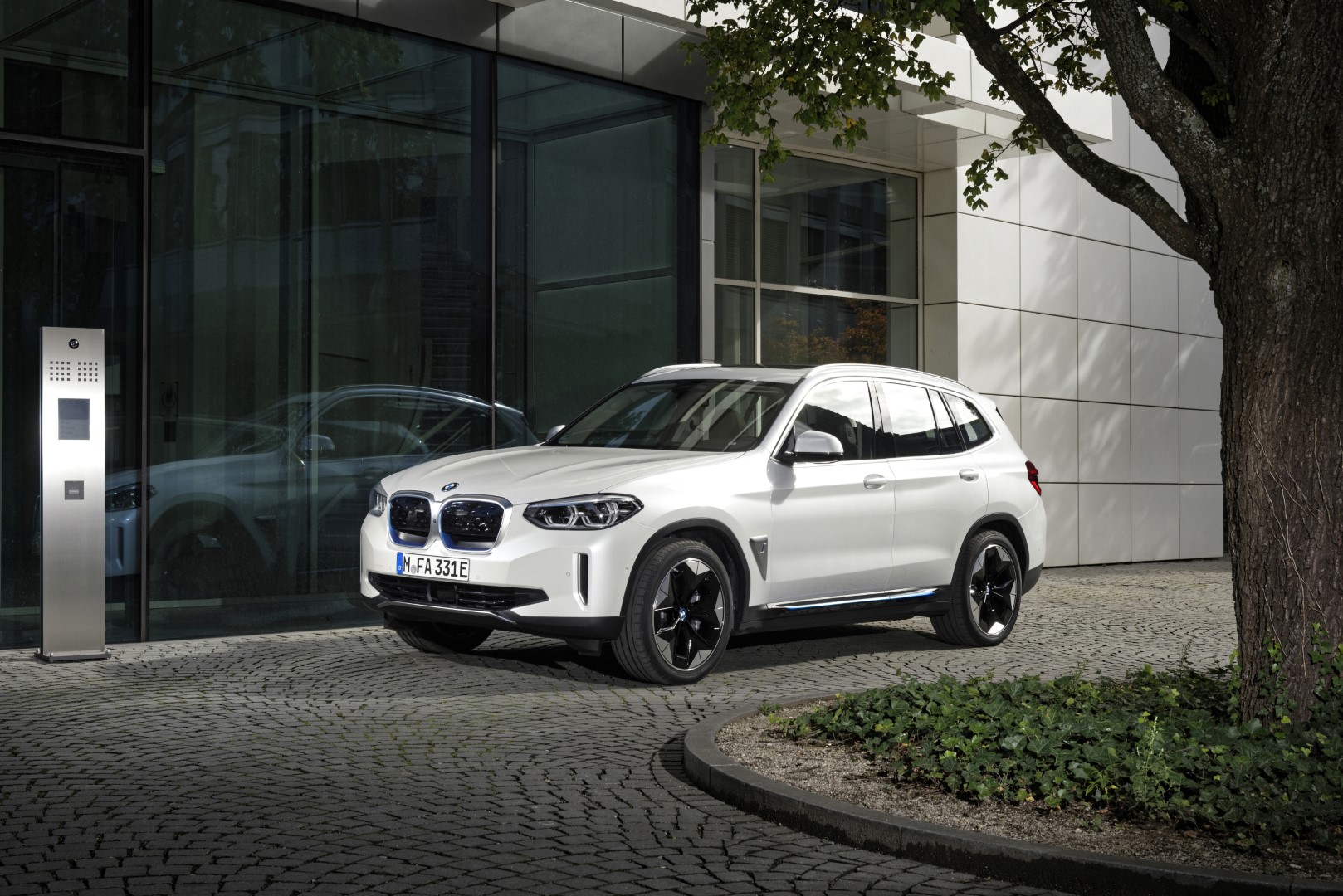 BMW iX3 נסיעת מבחן טווח חשמלי